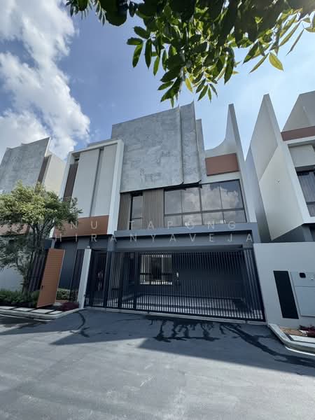 BuGaan Krungthep Kreetha, Bangkok, 109 15 Soi Krungthep Kreetha, Hua Mak, Bang Kapi, Bangkok, 3 Bedrooms, 430 sqm, Single Detached House For Rent, by Nuttapong Hiranyaveja, 500194938 - DDproperty.com