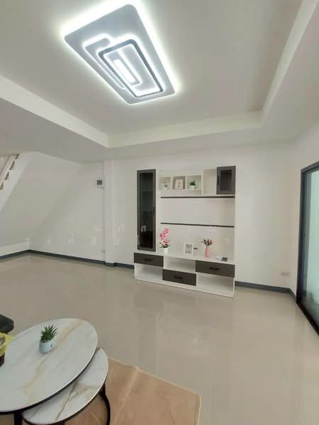 Poonsin Thani 1, Bangkok, Khlong Song Ton Nun, Lat Krabang, Bangkok, 2 Bedrooms, 80 sqm, Townhouse For Sale, by นภัสศรณ์ วงศ์สินไทยกร (นันท์), 500194955 - DDproperty.com