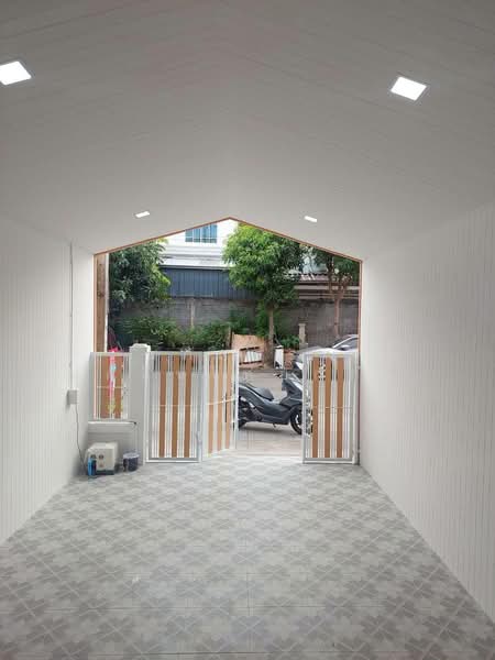 Poonsin Thani 1 : พูนสินธานี 1, กรุงเทพ, คลองสองต้นนุ่น, ลาดกระบัง, กรุงเทพ, 80 ตร.ม., ทาวน์เฮ้าส์ ขาย, โดย นภัสศรณ์ วงศ์สินไทยกร (นันท์), 500194955 - DDproperty.com