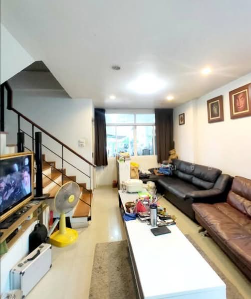 I-place, Soi Nak Niwas 48, Intersection 18, Nak Niwas Road, Lat Phrao Subdistrict, Lat Phrao Distric, Bangkok, Lat Phrao, Lat Phrao, Bangkok, 4 Bedrooms, 216 sqm, Townhouse For Sale, by สุรีย์ ชุนรัตนชัย, 500194970 - DDproperty.com