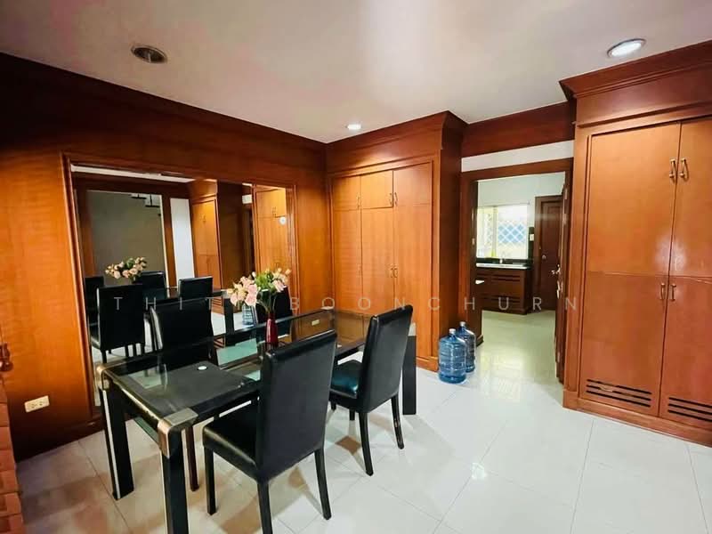 Baan Klang Krung Thonglor, Bangkok, 55 Soi Sukhumvit 55, Khlong Tan Nua, Watthana, Bangkok, 4 Bedrooms, 400 sqm, Townhouse For Rent, by Thiti Boonchurn, 500194980 - DDproperty.com