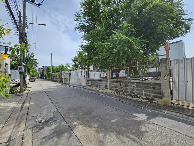 For Rent - ให้เช่าที่ดิน ซอยอินทามระ 12 ใกล้รถไฟฟ้าสถานีสะพานควาย ขนาด 415 ตร.ว. เทคอนกรีตเต็มพื้นที่, Bangkok