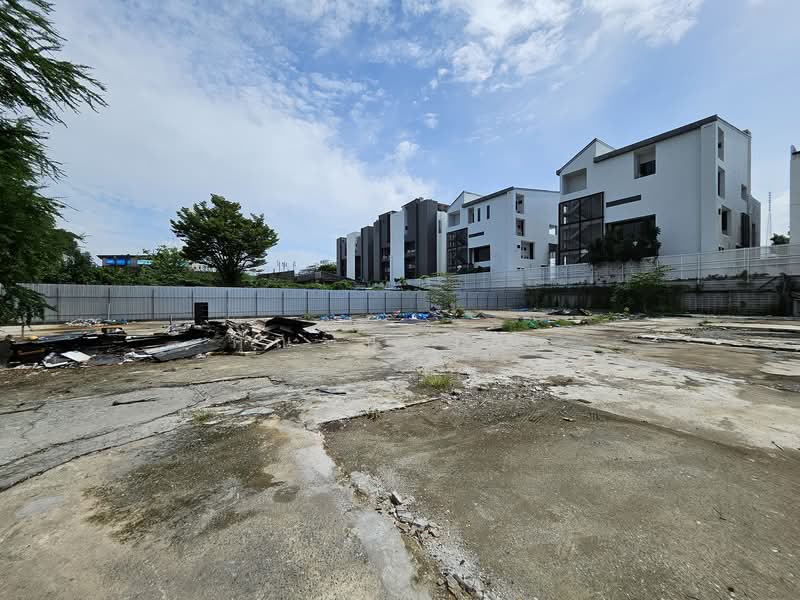 For Rent - ให้เช่าที่ดิน ซอยอินทามระ 12 ใกล้รถไฟฟ้าสถานีสะพานควาย ขนาด 415 ตร.ว. เทคอนกรีตเต็มพื้นที่, Bangkok