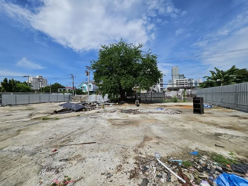 For Rent - ให้เช่าที่ดิน ซอยอินทามระ 12 ใกล้รถไฟฟ้าสถานีสะพานควาย ขนาด 415 ตร.ว. เทคอนกรีตเต็มพื้นที่, Bangkok