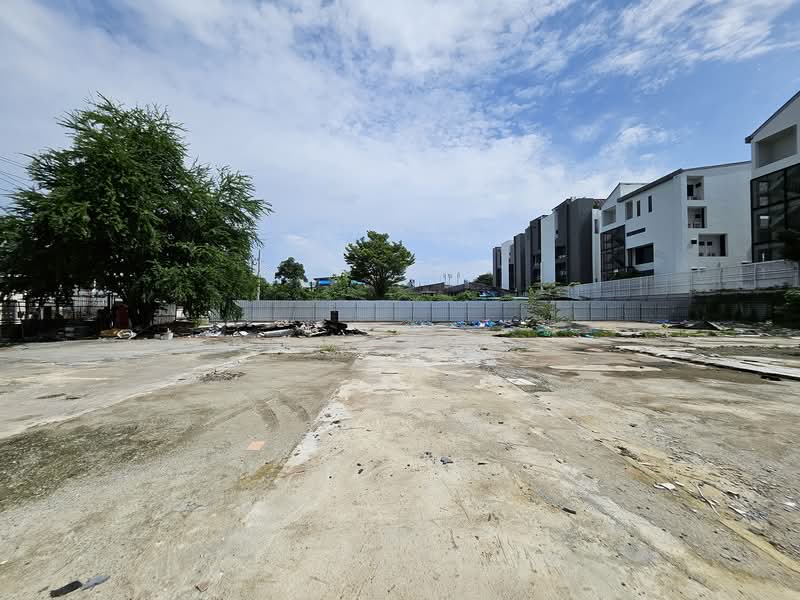 For Rent - ให้เช่าที่ดิน ซอยอินทามระ 12 ใกล้รถไฟฟ้าสถานีสะพานควาย ขนาด 415 ตร.ว. เทคอนกรีตเต็มพื้นที่, Bangkok