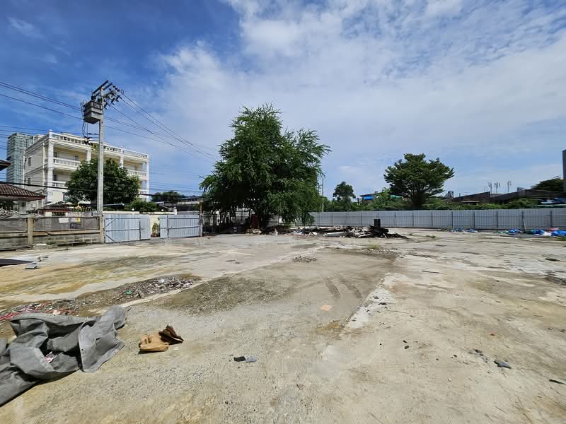 For Rent - ให้เช่าที่ดิน ซอยอินทามระ 12 ใกล้รถไฟฟ้าสถานีสะพานควาย ขนาด 415 ตร.ว. เทคอนกรีตเต็มพื้นที่, Bangkok