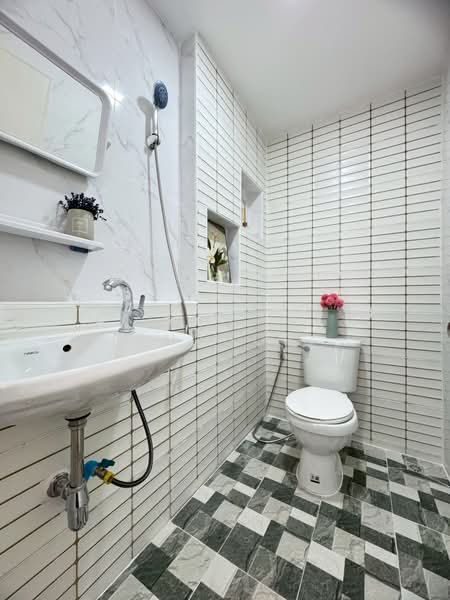 เพชรไพลิน พระยาสุเรนทร์30, Bangkok, พระยาสุเรนทร์ / รามอินทรา109, Bang Chun, Khlong Sam Wa, Bangkok, 2 Bedrooms, 76 sqm, Townhouse For Sale, by ณัฐฌาพัชร์ ณิชากรอัมพร, 500195006 - DDproperty.com