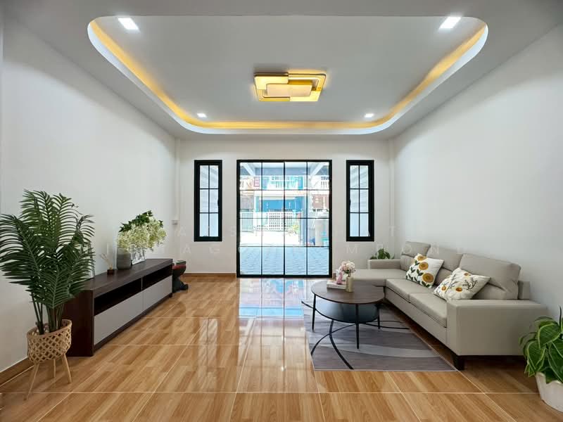 เพชรไพลิน พระยาสุเรนทร์30, กรุงเทพ, พระยาสุเรนทร์ / รามอินทรา109, บางชัน, คลองสามวา, กรุงเทพ, 76 ตร.ม., ทาวน์เฮ้าส์ ขาย, โดย ณัฐฌาพัชร์ ณิชากรอัมพร, 500195006 - DDproperty.com