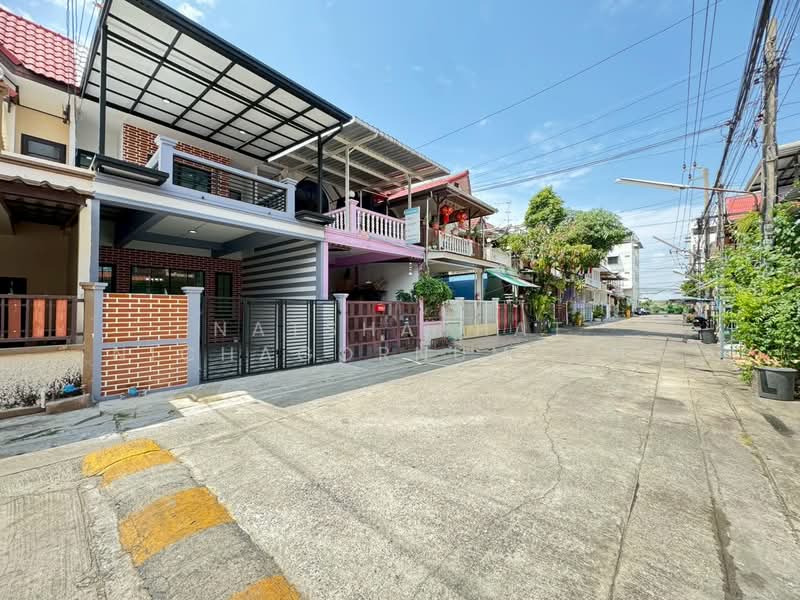 เพชรไพลิน พระยาสุเรนทร์30, Bangkok, พระยาสุเรนทร์ / รามอินทรา109, Bang Chun, Khlong Sam Wa, Bangkok, 2 Bedrooms, 76 sqm, Townhouse For Sale, by ณัฐฌาพัชร์ ณิชากรอัมพร, 500195006 - DDproperty.com