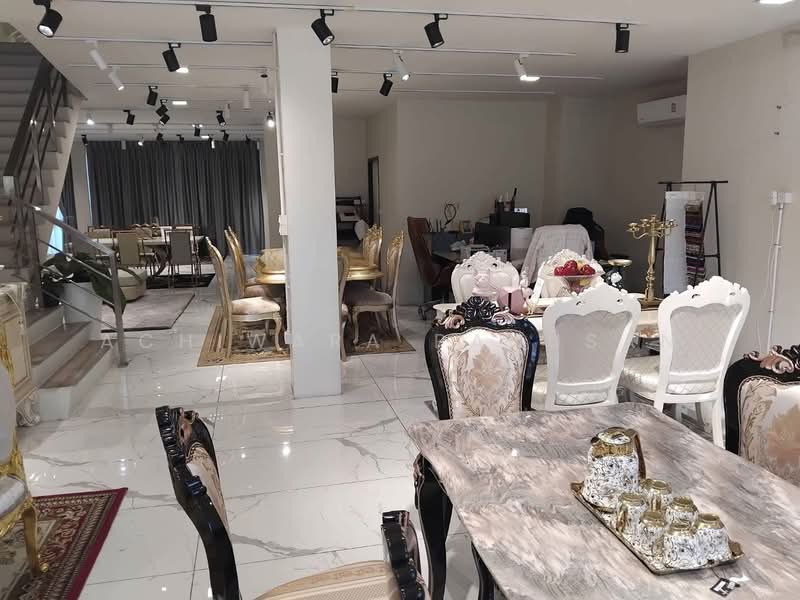 Building Ekkamai-Ramintra expressway., Bangkok, ประดิษฐ์มนูธรรม, Wang Thonglang, Wang Thonglang, Bangkok, , 1,000 sqm, Shophouse For Rent, by Achiwara Panusan, 500195021 - DDproperty.com