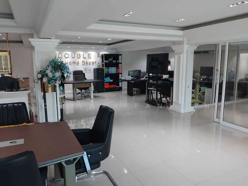 Building Ekkamai-Ramintra expressway., Bangkok, ประดิษฐ์มนูธรรม, Wang Thonglang, Wang Thonglang, Bangkok, , 1,000 sqm, Shophouse For Rent, by Achiwara Panusan, 500195021 - DDproperty.com