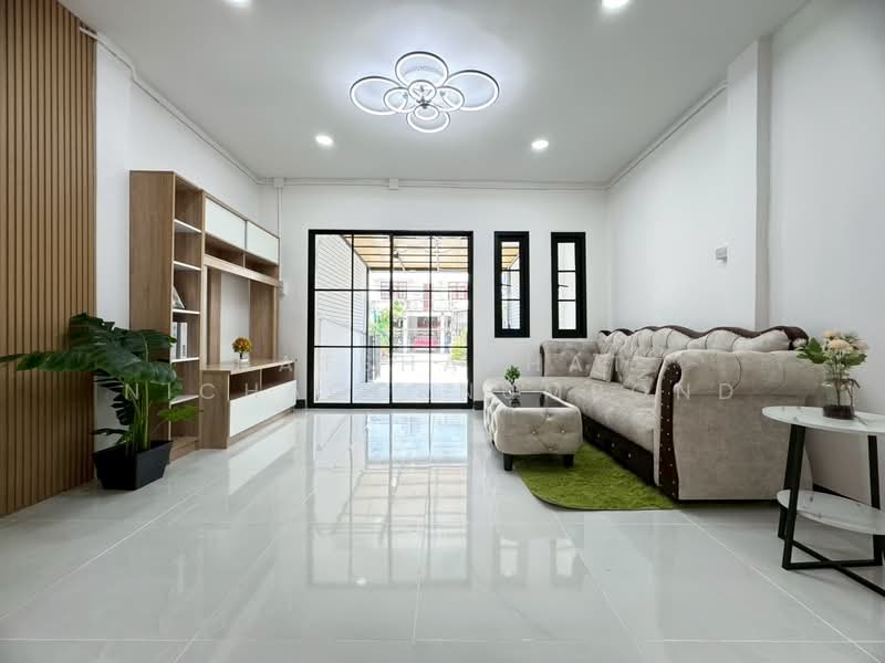 สุภาวัลย์ รามคำแหง176, Bangkok, รามคำแหง176, Min Buri, Min Buri, Bangkok, 2 Bedrooms, 64 sqm, Townhouse For Sale, by ณัฐฌาพัชร์ ณิชากรอัมพร, 500195036 - DDproperty.com