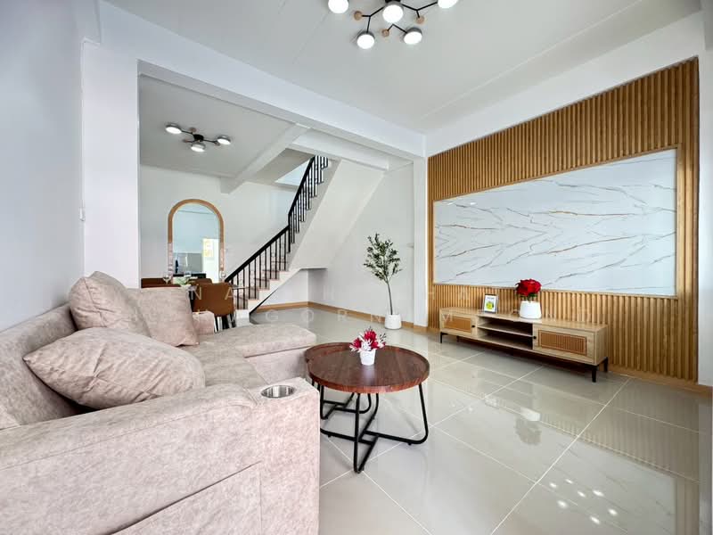 หมู่บ้านรุ่งกิจวิลล่า4, Bangkok, ร่มเกล้า54, Khlong Sam Prawet, Lat Krabang, Bangkok, 3 Bedrooms, 86 sqm, Townhouse For Sale, by ณัฐฌาพัชร์ ณิชากรอัมพร, 500195040 - DDproperty.com