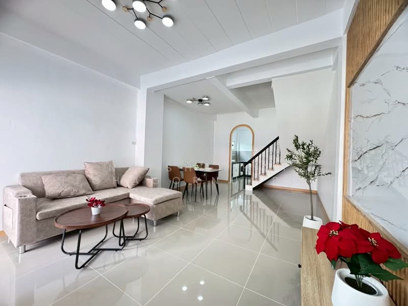 หมู่บ้านรุ่งกิจวิลล่า4, Bangkok, ร่มเกล้า54, Khlong Sam Prawet, Lat Krabang, Bangkok, 3 Bedrooms, 86 sqm, Townhouse For Sale, by ณัฐฌาพัชร์ ณิชากรอัมพร, 500195040 - DDproperty.com