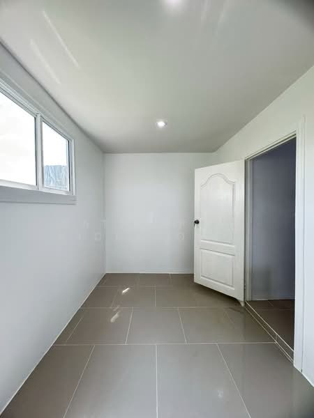 หมู่บ้านรุ่งกิจวิลล่า4, Bangkok, ร่มเกล้า54, Khlong Sam Prawet, Lat Krabang, Bangkok, 3 Bedrooms, 86 sqm, Townhouse For Sale, by ณัฐฌาพัชร์ ณิชากรอัมพร, 500195040 - DDproperty.com