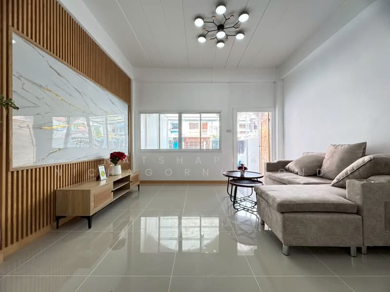 หมู่บ้านรุ่งกิจวิลล่า4, Bangkok, ร่มเกล้า54, Khlong Sam Prawet, Lat Krabang, Bangkok, 3 Bedrooms, 86 sqm, Townhouse For Sale, by ณัฐฌาพัชร์ ณิชากรอัมพร, 500195040 - DDproperty.com