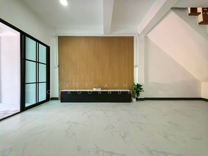 หมู่บ้านทหารกองหนุน พระยาสุเรนทร์28, Bangkok, พระยาสุเรนทร์ / รามอินทรา109, Bang Chun, Khlong Sam Wa, Bangkok, 2 Bedrooms, 68 sqm, Townhouse For Sale, by ณัฐฌาพัชร์ ณิชากรอัมพร, 500195045 - DDproperty.com