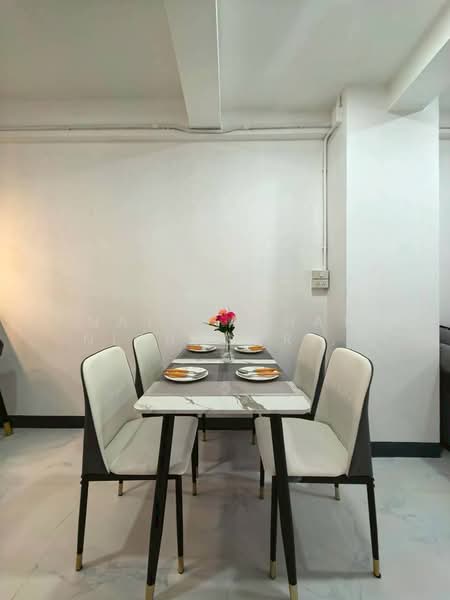 หมู่บ้านทหารกองหนุน พระยาสุเรนทร์28, กรุงเทพ, พระยาสุเรนทร์ / รามอินทรา109, บางชัน, คลองสามวา, กรุงเทพ, 68 ตร.ม., ทาวน์เฮ้าส์ ขาย, โดย Natshaphat Nichagornumpond, 500195045 - DDproperty.com