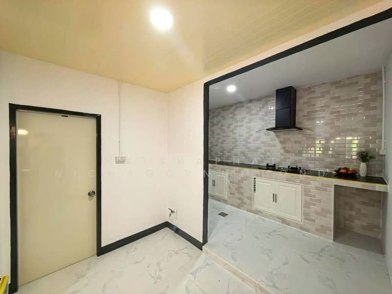 หมู่บ้านทหารกองหนุน พระยาสุเรนทร์28, กรุงเทพ, พระยาสุเรนทร์ / รามอินทรา109, บางชัน, คลองสามวา, กรุงเทพ, 68 ตร.ม., ทาวน์เฮ้าส์ ขาย, โดย Natshaphat Nichagornumpond, 500195045 - DDproperty.com