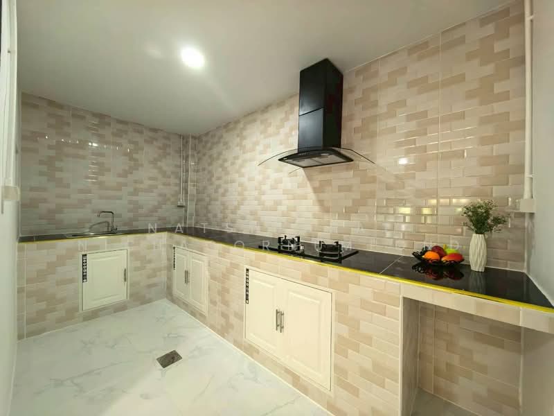 หมู่บ้านทหารกองหนุน พระยาสุเรนทร์28, กรุงเทพ, พระยาสุเรนทร์ / รามอินทรา109, บางชัน, คลองสามวา, กรุงเทพ, 68 ตร.ม., ทาวน์เฮ้าส์ ขาย, โดย Natshaphat Nichagornumpond, 500195045 - DDproperty.com