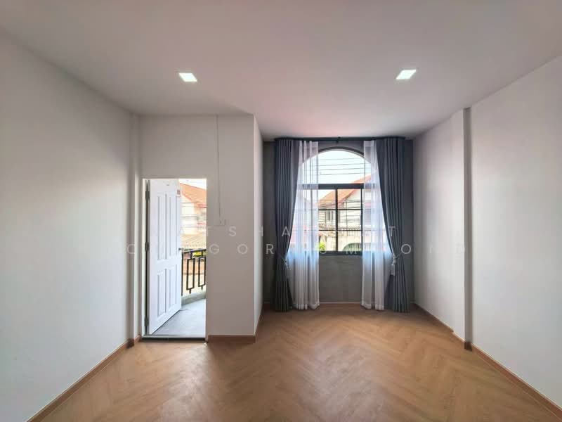 เพชรไพลิน พระยาสุเรนทร์ 35, Bangkok, พระยาสุเรนทร์ 35 พูด, Bang Chun, Khlong Sam Wa, Bangkok, 2 Bedrooms, 64 sqm, Townhouse For Sale, by ณัฐฌาพัชร์ ณิชากรอัมพร, 500195051 - DDproperty.com