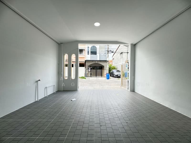 วรางกูล, Bangkok, เลียบคลองสองซอย6, Bang Chun, Khlong Sam Wa, Bangkok, 2 Bedrooms, 64 sqm, Townhouse For Sale, by ณัฐฌาพัชร์ ณิชากรอัมพร, 500195052 - DDproperty.com