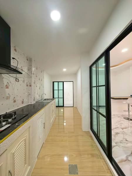 พร้อมพัฒน์ กรีนโนว่า, Bangkok, ปัญญาอินทรา / หทัยราษฎร์39, Sam Wa Tawan Tok, Khlong Sam Wa, Bangkok, 4 Bedrooms, 140 sqm, Semi-Detached House (Twin House) For Sale, by ณัฐฌาพัชร์ ณิชากรอัมพร, 500195054 - DDproperty.com