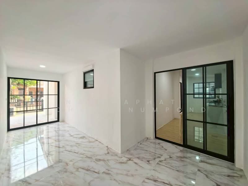 พร้อมพัฒน์ กรีนโนว่า, Bangkok, ปัญญาอินทรา / หทัยราษฎร์39, Sam Wa Tawan Tok, Khlong Sam Wa, Bangkok, 4 Bedrooms, 140 sqm, Semi-Detached House (Twin House) For Sale, by ณัฐฌาพัชร์ ณิชากรอัมพร, 500195054 - DDproperty.com