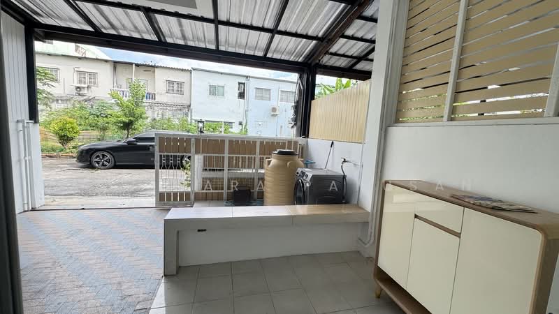 Baan Huai Khwang, Bangkok, Huai Khwang, Huai Khwang, Bangkok, 3 Bedrooms, 200 sqm, Townhouse For Rent, by Achiwara Panusan, 500195058 - DDproperty.com