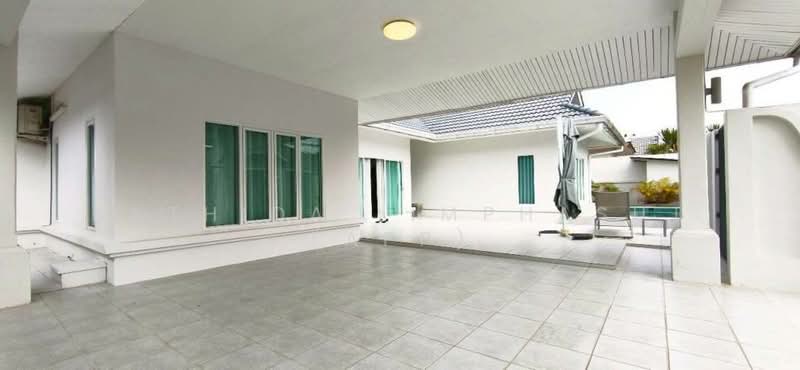 European Thai House, Chon Buri (Pattaya), Nong Pru, Bang Lamung (Pattaya), Chon Buri (Pattaya), 4 Bedrooms, 300 sqm, Single Detached House For Rent, by Sathida Limphasut (App), 500195119 - DDproperty.com