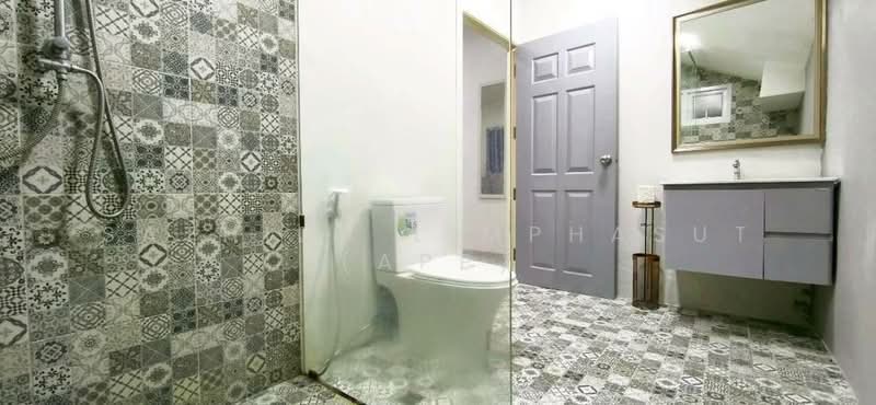 European Thai House, Chon Buri (Pattaya), Nong Pru, Bang Lamung (Pattaya), Chon Buri (Pattaya), 4 Bedrooms, 300 sqm, Single Detached House For Rent, by Sathida Limphasut (App), 500195119 - DDproperty.com