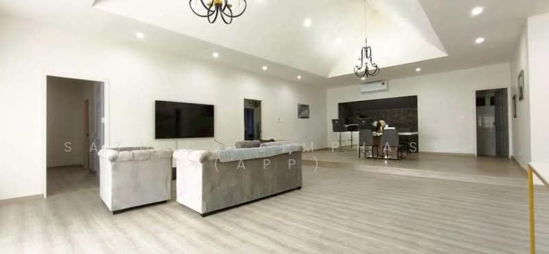 ให้เช่า - บ้านเดี่ยว 300 ตร.ม. พร้อมสระว่ายน้ำส่วนตัว ใกล้อ่างเก็บน้ำ ชากนอก พัทยา, ชลบุรี