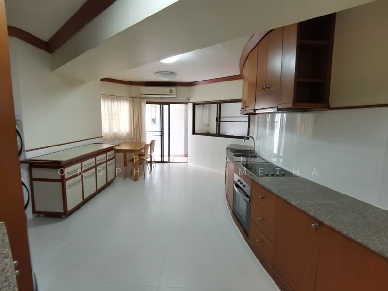 Villa Fourteen, Bangkok, Soi Sukhumvit 14, Khlong Toei, Khlong Toei, Bangkok, 4 Bedrooms, 328 sqm, Apartment For Rent, by Pensasi Ongphichetmetha, 500195151 - DDproperty.com