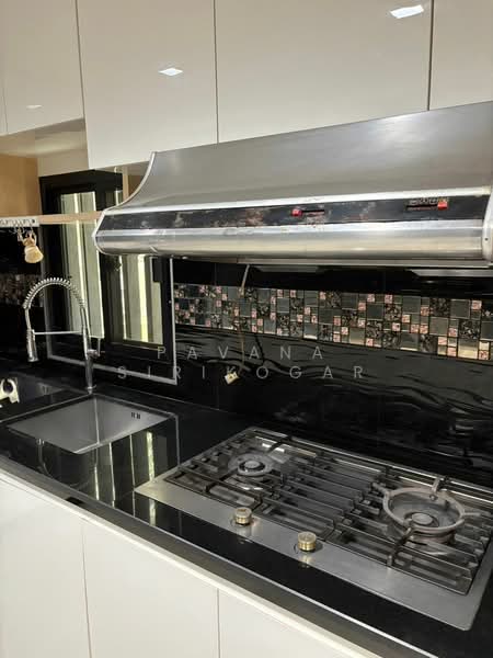 3-BR House, Bangkok, Rong Muang, Pathum Wan, Bangkok, 3 Bedrooms, 220 sqm, Single Detached House For Rent, by Pavana Sirikogar, 500195192 - DDproperty.com