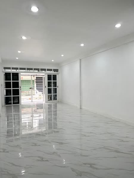 ให้เช่า อาคารพาณิชย์ 3 ชั้น ใกล้ BTS บางจาก เพียง 350 เมตร (SPSSR131), กรุงเทพ, สุขุมวิท95, บางจาก, พระโขนง, กรุงเทพ, 156 ตร.ม., ตึกแถว-อาคารพาณิชย์ ให้เช่า, โดย Khun Poon, 500195257 - DDproperty.com