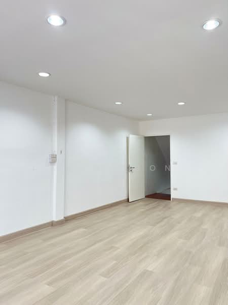 For Rent: 3-Storey Commercial Building near BTS Bang Chak – Only 350 m. (SPSSR131), Bangkok, สุขุมวิท95, Bang Chak, Phra Khanong, Bangkok, , 156 sqm, Shophouse For Rent, by Khun Poon, 500195257 - DDproperty.com