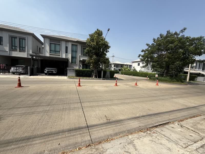 Grande Pleno Phahol-Vibhavadi, Pathum Thani, Klong 1 Klongluang, Khlong Nung, Khlong Luang, Pathum Thani, 3 Bedrooms, 161 sqm, Townhouse For Sale, by คุณลี, 500195311 - DDproperty.com