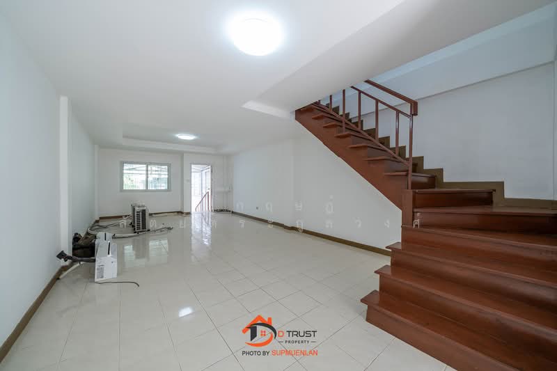 หมู่บ้าน มัณฑนานิเวศน์ บางโฉลง (บางนา-ตราด กม.18), สมุทรปราการ, ถนน บางนา-ตราด, บางโฉลง, บางพลี, สมุทรปราการ, 144 ตร.ม., ทาวน์เฮ้าส์ ขาย, โดย อุกฤษฎ์ สัตย์ตระกูลวงศ์, 500195313 - DDproperty.com