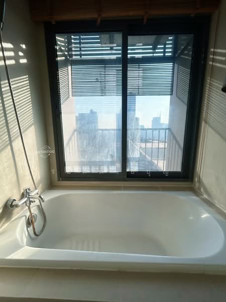 Noble Remix, Bangkok, 772 Soi Sukhumvit 36, Sukhumvit Road, Khong Tan, Khlong Toei, Bangkok, 1 Bedroom, 43 sqm, Condo For Rent, by Sutep Rodduaybun, 500195361 - DDproperty.com