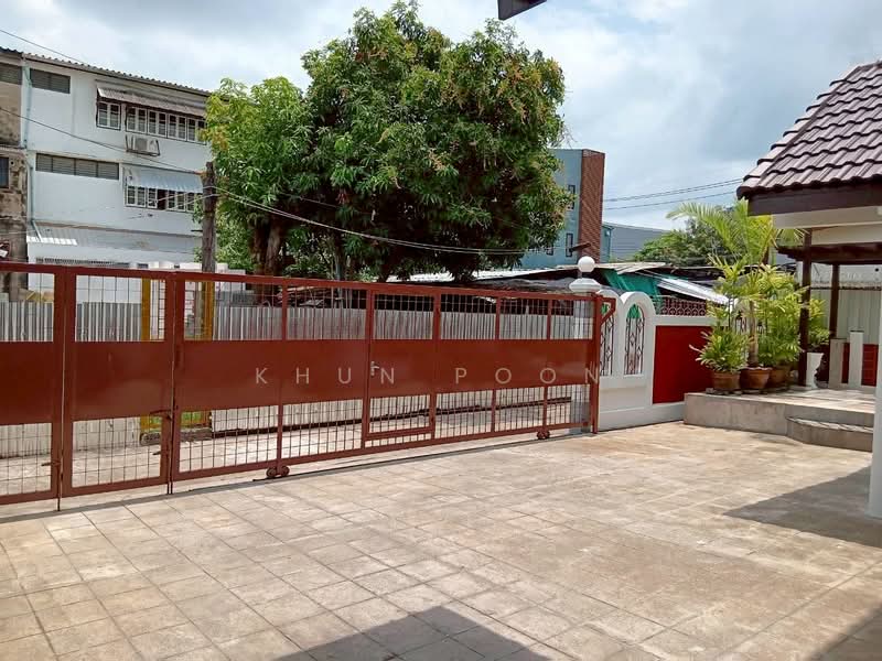 For Rent: 2-Storey Detached House near BTS On Nut (SPSSR132), Bangkok, สุขุมวิท54, Bang Chak, Phra Khanong, Bangkok, 3 Bedrooms, 232 sqm, Single Detached House For Rent, by Khun Poon, 500195365 - DDproperty.com