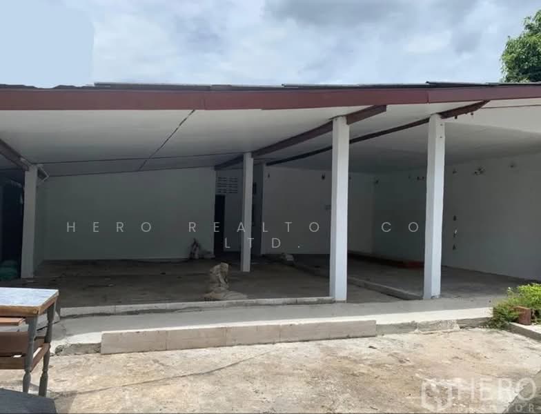 ให้เช่า - For rent Detached House in Phra Khanong Bangkok BTS Punnawithi BRE18791, กรุงเทพ