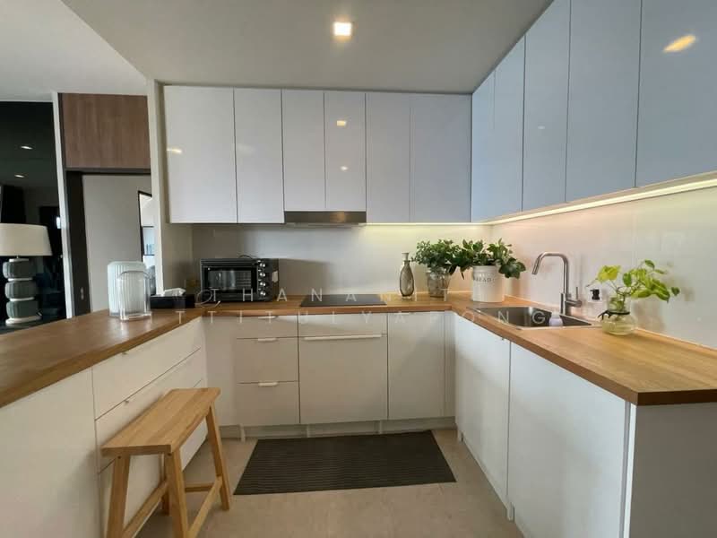 Noble Solo, Bangkok, 988 Thong Lo, Khlong Tan Nua, Watthana, Bangkok, 2 Bedrooms, 102 sqm, Condo For Rent, by Thananith Ittitulyapong, 500195480 - DDproperty.com