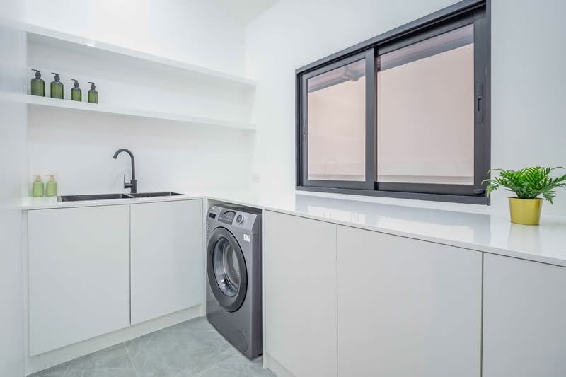 Srisuk Villa Pattaya, Chon Buri (Pattaya), Nong Pru, Bang Lamung (Pattaya), Chon Buri (Pattaya), 5 Bedrooms, 220 sqm, Villa For Sale, by Valen Lokunpai , 500195505 - DDproperty.com