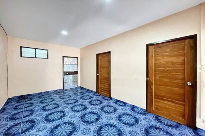 Baan Ruean Suk 2, Pathum Thani, ถนนเลียบคลองรังสิตประยูรศักดิ์ ตำบลลำผักกูด อำเภอธัญบุรี จังหวัดปทุมธานี, Lam Phak Kut, Thanyaburi, Pathum Thani, 2 Bedrooms, 72 sqm, Townhouse For Sale, by ชนะชาติ นนท์ตา, 500195508 - DDproperty.com