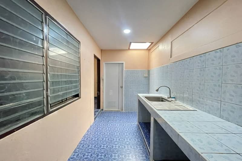 Baan Ruean Suk 2, Pathum Thani, ถนนเลียบคลองรังสิตประยูรศักดิ์ ตำบลลำผักกูด อำเภอธัญบุรี จังหวัดปทุมธานี, Lam Phak Kut, Thanyaburi, Pathum Thani, 2 Bedrooms, 72 sqm, Townhouse For Sale, by ชนะชาติ นนท์ตา, 500195508 - DDproperty.com