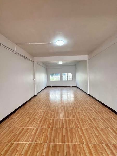 Commercial building f for Rent Near Mengjai Intersection (SPSJP204), Bangkok, แยกประชาอุทิศ​ (แยกเหม่งจ๋าย)​, Samsen Nok, Huai Khwang, Bangkok, , 110 sqm, Shophouse For Rent, by Khun Jane, 500195510 - DDproperty.com