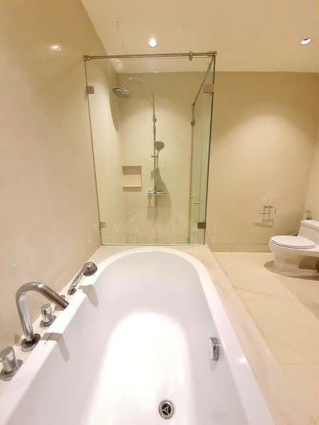 The Emporio Place, Bangkok, 93 Soi Sukhumvit 24, Sukhumvit Road, Khong Tan, Khlong Toei, Bangkok, 1 Bedroom, 85 sqm, Condo For Rent, by Tanapat Sakonsontised, 500195578 - DDproperty.com