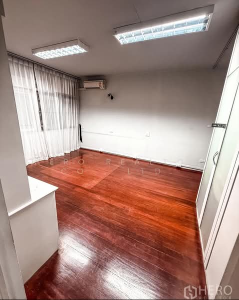 For Rent Home Office in Khlong Tan Nuea Watthana BTS Thonglor Bangkok HRE00413, Bangkok, Khlong Tan Nua, Watthana, Bangkok, , 400 sqm, Office Space For Rent, by Hero Realtor Co., Ltd., 500195602 - DDproperty.com