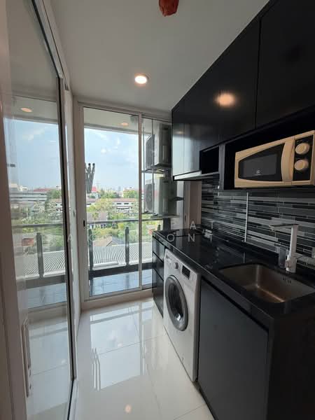 Chateau In Town Charansanitwong 96/2, Bangkok, 152 Soi Charansanitwong 96/2, Bang O, Bang Phlat, Bangkok, 1 Bedroom, 30 sqm, Condo For Rent, by Tanapat Sakonsontised, 500195624 - DDproperty.com