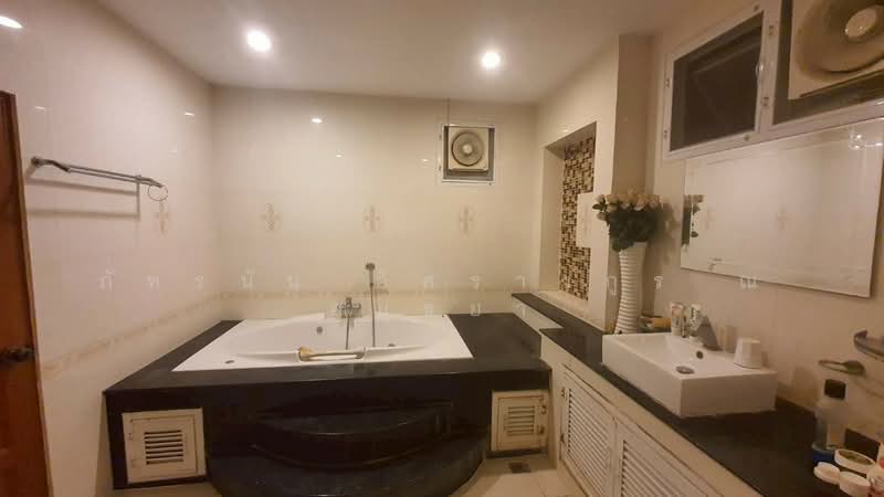 บ้านเดี่ยว 3 ชั้น ถนนสืบสิริ ซอยสืบสิริ 3/22 ตำบลในเมือง อำเภอเมืองนครราชสีมา จังหวัดนครราชสีมา, Nakhon Ratchasima, มิตรภาพ, Pru Yai, Muang Nakhon Ratchasima, Nakhon Ratchasima, 7 Bedrooms, 1,576 sqm, Single Detached House For Sale, by ภัทรนัน อิศรางกูร ณ อยุธยา, 500195665 - DDproperty.com